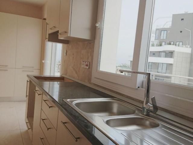 2+1 FLAT FOR SALE IN KYRENIA CENTER