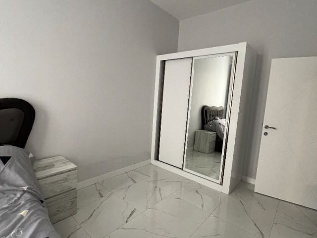 Möblierte 1+1-Wohnung zur Miete in der Nähe des Merit Hotels in Alsancak 550 STG / +90 542 884 2944