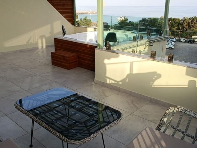 Girne Yeni Limanda Deniz Manzaralı Satılık  Penthouse  180.000 STG / +90 542 884 2944 