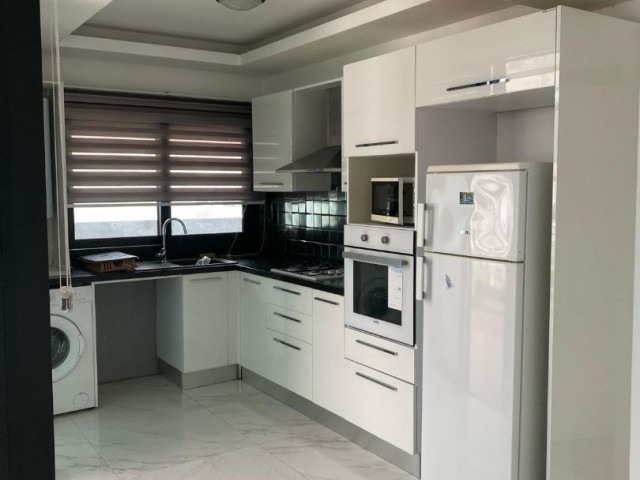 Merkez'de 3+1 eşyalı penthouse 1300 STG / 0548 823 96 10