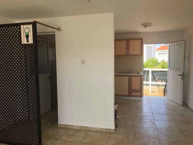 75 m2 großes Ladenlokal zu vermieten in Alsancak 650 STG / 0548 823 96 10