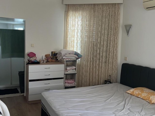 Karşıyaka'da 3+1 eşyalı villa 900 STG / 0548 823 96 10