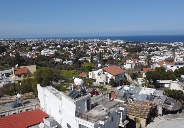 VILLA ZU VERKAUFEN MIT SPEKTAKULÄRER AUSSICHT