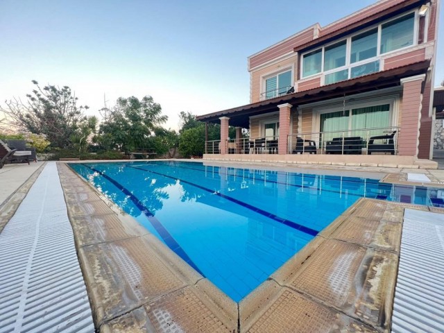 3+1 furnished villa with pool in Çatalköy 200 stg