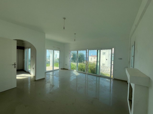 Gelegenheit Villa zum Verkauf in Esentepe, 200 m vom Meer entfernt 240.000 STG / +90 542 884 2944