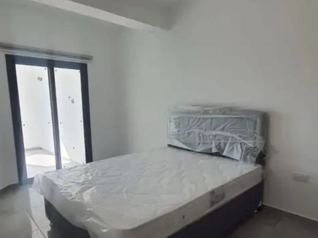 1+1 möblierte Wohnung mit Terrasse in Çatalköy 550 stg