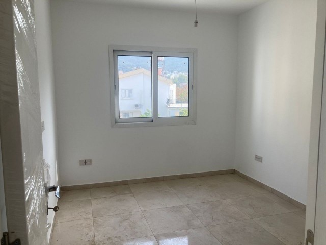 1+1 flat with shared pool for sale in Alsancak 92.400 STG / 0548 823 96 10