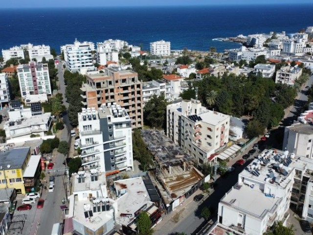 Girne Merkezde  Satılık Ofis İzinli 1+1  Daire 