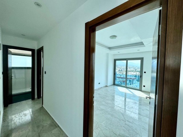 Merkezde 3+1 havuzlu eşyalı penthouse 3000 stg