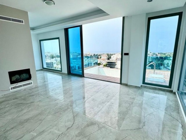 Merkezde 3+1 havuzlu eşyalı penthouse 3000 stg