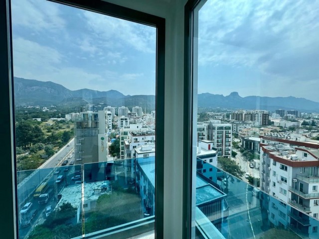 Merkezde 3+1 havuzlu eşyalı penthouse 3000 stg