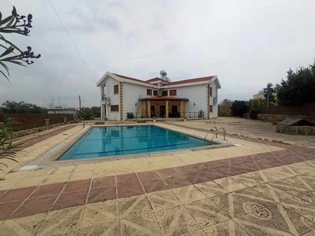 5+1 VILLA WITH POOL FOR RENT IN ALSANCAK 2.400 STG 0548 842 54 33