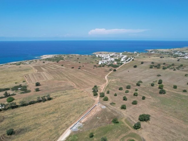 Land in a magnificent location with sea view in Tatlisu