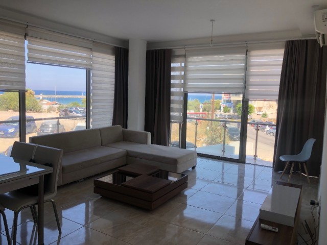 Girne Merkezde Lords Palace Otel Karşısı Deniz Manzaralı 2+1 Daire 