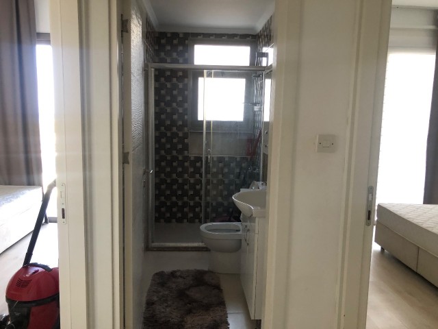 2+1 Wohnung mit Meerblick im Zentrum von Kyrenia gegenüber dem Lords Palace Hotel £650