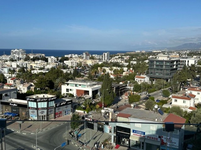 1+1 Luxuswohnung mit Meer- und Bergblick zu vermieten in Perla