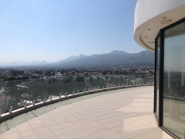 Perla Resindece Panorama-Penthouse mit Stadt-, Meer- und Bergblick zu vermieten