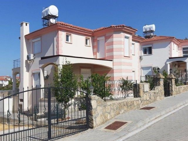 Girne – Karşıyaka’da 3 Yatak Odalı Özel Yüzme Havuzlu Tam Müstakil Yeni Villa £280,000 