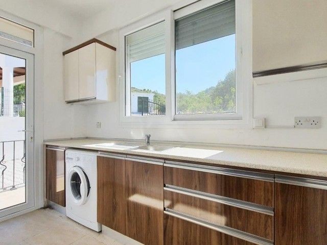 Neue, komplett freistehende Villa mit 3 Schlafzimmern und privatem Pool in Kyrenia – Karsiyaka £245.000
