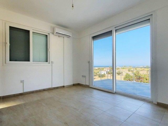 Girne – Karşıyaka’da 3 Yatak Odalı Özel Yüzme Havuzlu Tam Müstakil Yeni Villa £280,000 