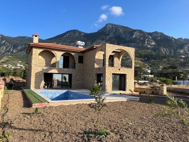 New 4+1 Custom Made Stone Villa in Kyrenia-Karşıyaka £450,000