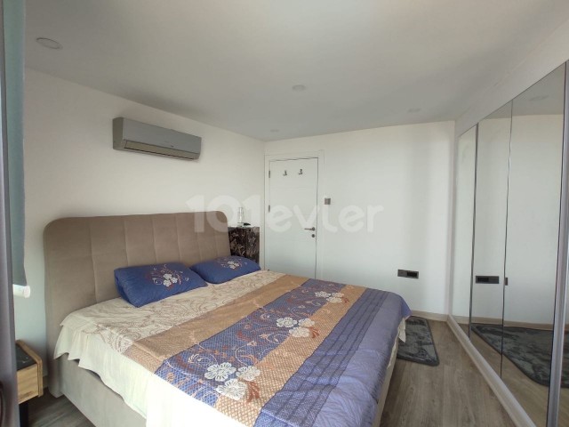 Girne Merkezde  Site icerisinde  3+1 Satılık Penthouse