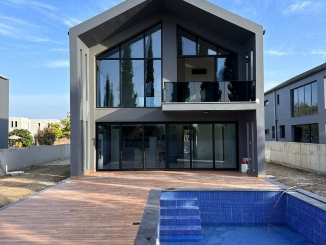 4+1 Super Luxury Villa in Kyrenia-Lapta 480,000 STG