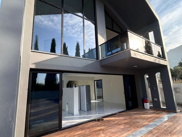 4+1 Super-Luxusvilla in Kyrenia-Lapta 480.000 STG