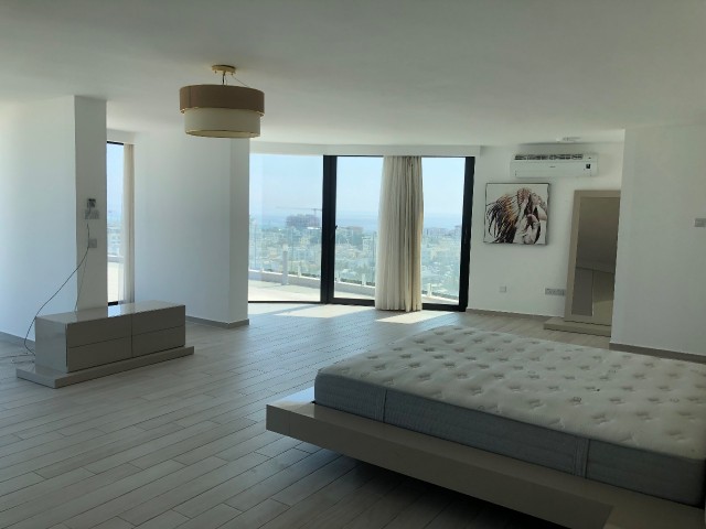 Perla Residence 3+1 Duplex-Penthouse zum Verkauf mit Panoramablick auf die Stadt, das Meer und die Berge