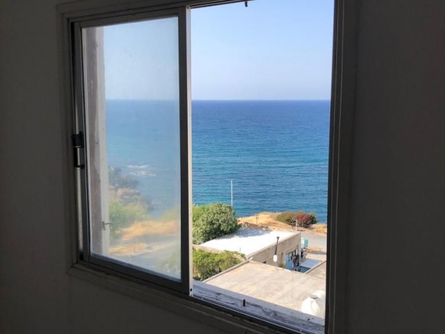 2 Häuser Kombination 4+2 Wohnung zum Verkauf im Zentrum von Kyrenia zu erschwinglichen Preisen