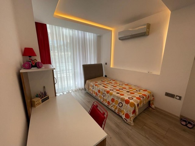 Möblierte 2+1-Wohnung im Kyrenia Center Elegance Site £170.000