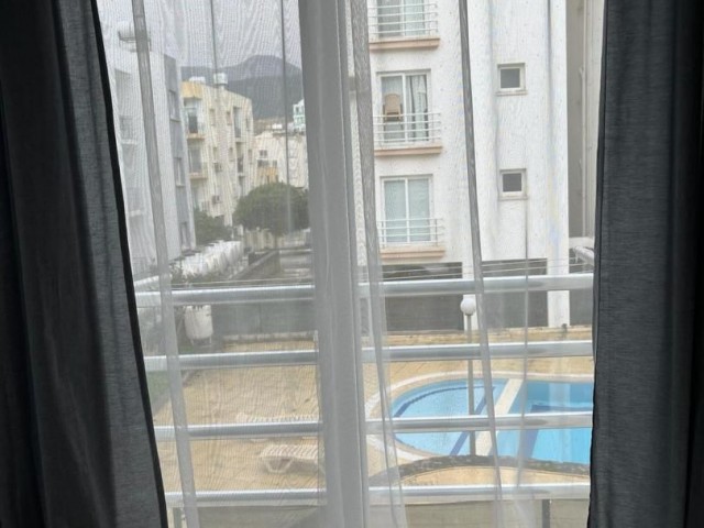 Wohnungen in Meeresnähe in Kyrenia mit ausreichender und ausgestatteter Ausstattung 2+1