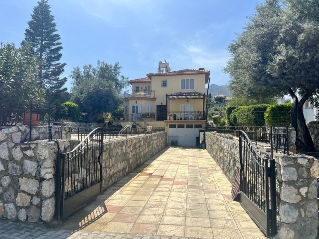 Triplex Villa with Pool in Çatalköy, Kyrenia