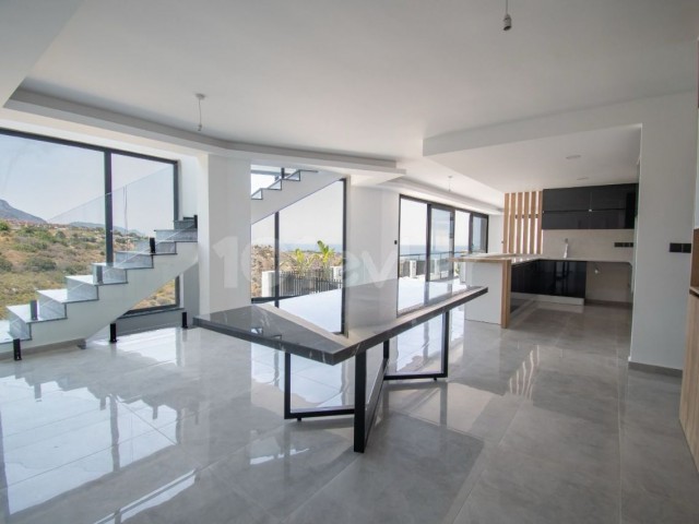 4+2 Triplex Luxury Villa with Pool in Girne Arapköy Region, on 2 Acres of Land, 450 M² Indoor Usage Area