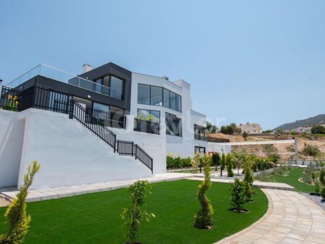 4+2 Triplex Luxury Villa with Pool in Girne Arapköy Region, on 2 Acres of Land, 450 M² Indoor Usage Area