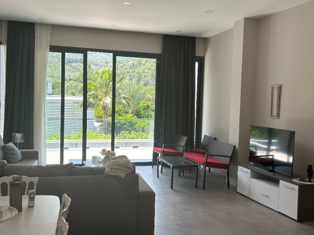 4+1 ULTRALUX DUPLEX-RESIDENZ MIT PRIVATEM POOL ZU VERKAUFEN IN BELLAPAIS, KYRENIA