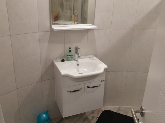 Girne Merkez CC Tower’da Lüks 1+1 Eşyalı Kiralık Daire. £650.