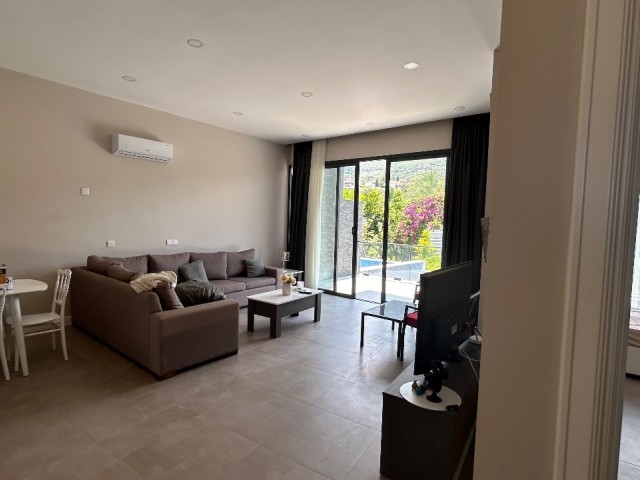 4+1 ULTRALUX DUPLEX-WOHNUNG ZU VERMIETEN MIT PRIVATEM POOL IN BELLAPAIS, KYRENIA