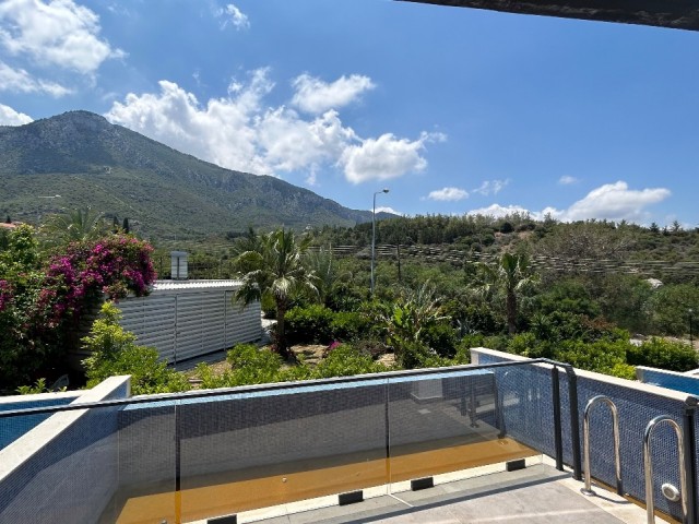 4+1 ULTRALUX DUPLEX-WOHNUNG ZU VERMIETEN MIT PRIVATEM POOL IN BELLAPAIS, KYRENIA