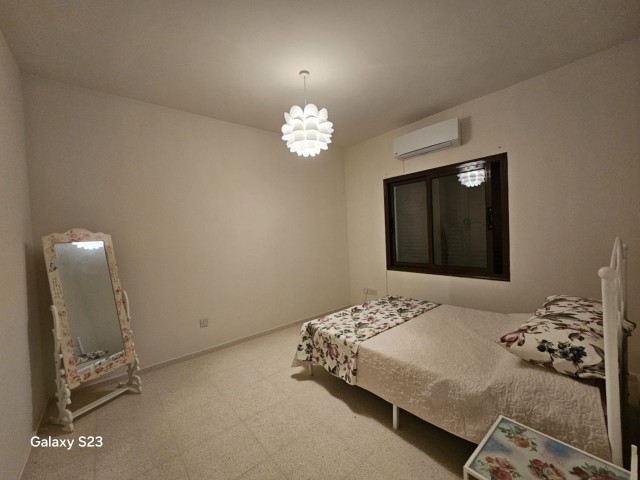 Denize sifir sitede 3+1 full esyali ikiz villa