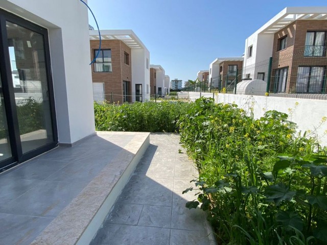 Brand new detached duplex villa in long beach