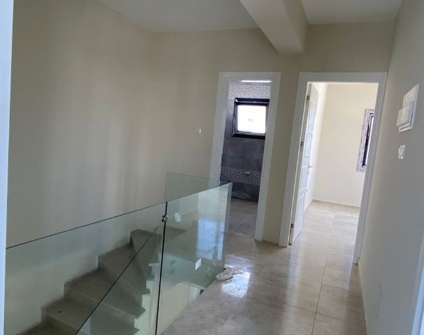 Brand new detached duplex villa in long beach