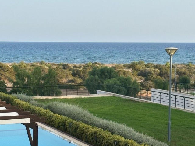 3+1 furnished flat in Thalassa beach, next to the sea