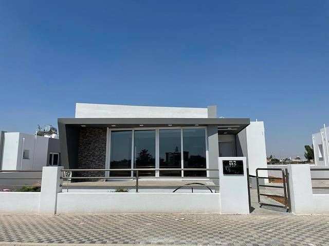 Новейшая современная одноэтажная отдельная вилла 3+1, подходящая для семейной жизни в Мутлуяке, Фамагуста