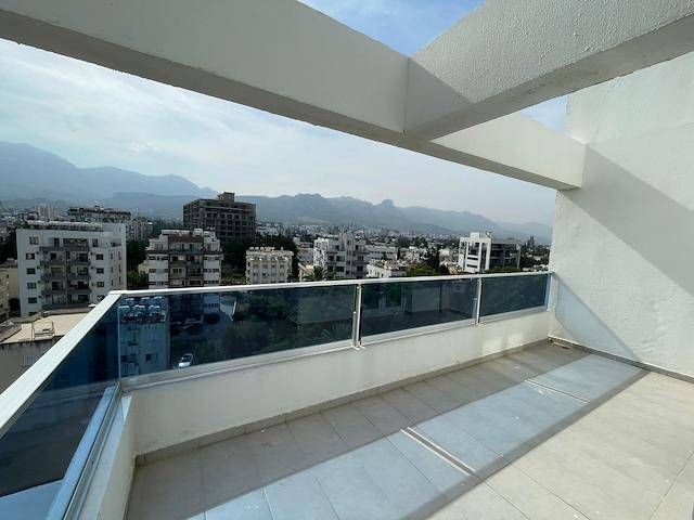 Girne Şehir Merkezinde Kiralık Geniş 2+1 Penthouse