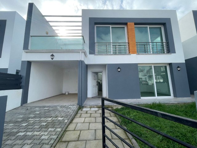 3+1 Villa zum Verkauf in Gönyeli, Nikosia