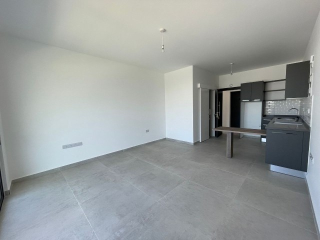 Neu fertiggestelltes Studio-Penthouse mit Dachterrasse zum Verkauf in Esentepe