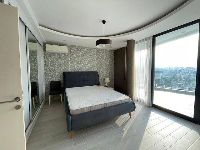 Harika Şehir, Deniz ve Dağ Manzaralı Satılık 3+1 Lüks Penthouse