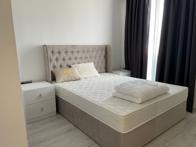 Deniz ve Dağ Manzaralı Lüks 3+1 Penthouse + Çatı Teras Yüzme Havuzlu