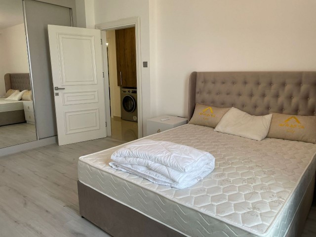 Deniz ve Dağ Manzaralı Lüks 3+1 Penthouse + Çatı Teras Yüzme Havuzlu